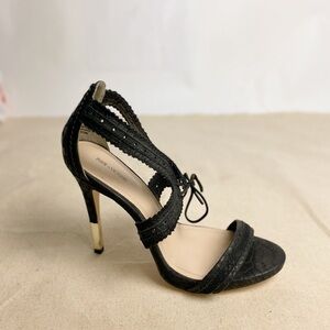 POUR LA VICTOIRE Lace Up Sandal Pumps Black